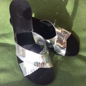 Álvaro González Mules Silver 37 1/2‎
